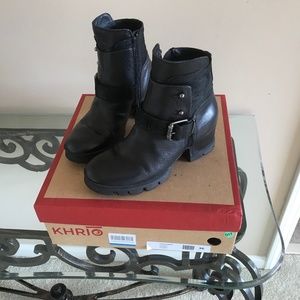 Khrio short black boot
